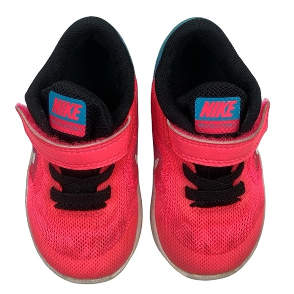Nike Revolution 3 Sneakers 819418-404 Racer Pink Child Size 5C. - Picture 2 of 7